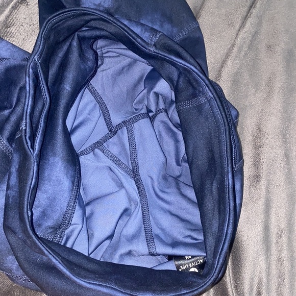 🌲Adorable blue 7/8 leggings! - Picture 7 of 11